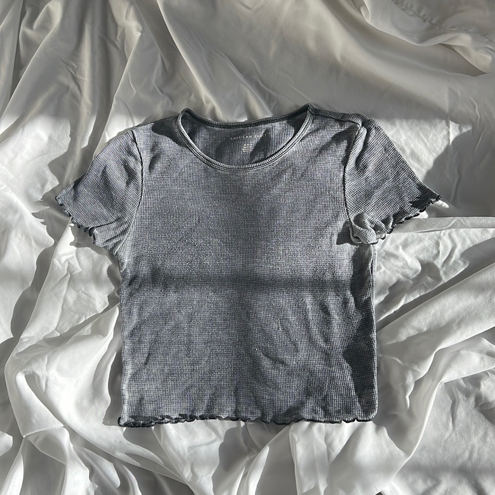 Medium sized grey t shirt